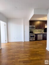 NOLL STREET / Spacious 2- Bed 1-Bath / Bal in Brooklyn, NY - Foto de edificio - Building Photo