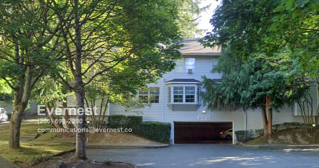 property at 7602 Concord Ln NE
