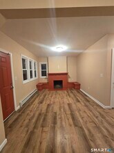 38 Burton St in Hartford, CT - Building Photo - Building Photo