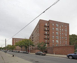 46-01 39th Ave in Sunnyside, NY - Building Photo - Building Photo