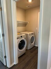 2554 E War Eagle St in Fayetteville, AR - Building Photo - Building Photo