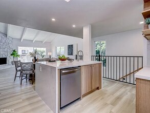 858 1st St in Hermosa Beach, CA - Building Photo - Building Photo