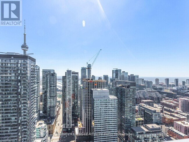 108-3108 Peter St in Toronto, ON - Building Photo - Building Photo