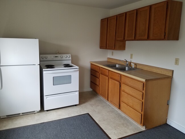 66 Cornelia St in Plattsburgh, NY - Building Photo - Building Photo