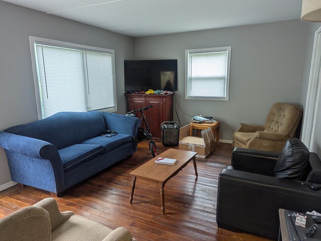 property at 905 W Columbia Ave