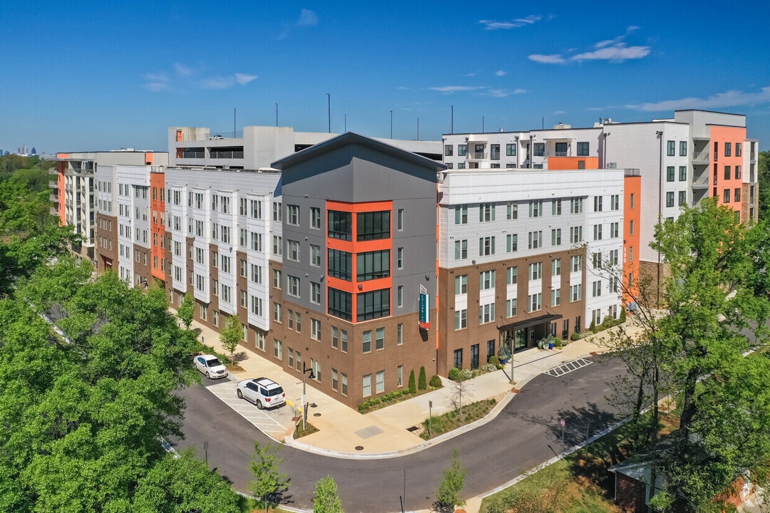 Decatur East in Decatur, GA - Building Photo
