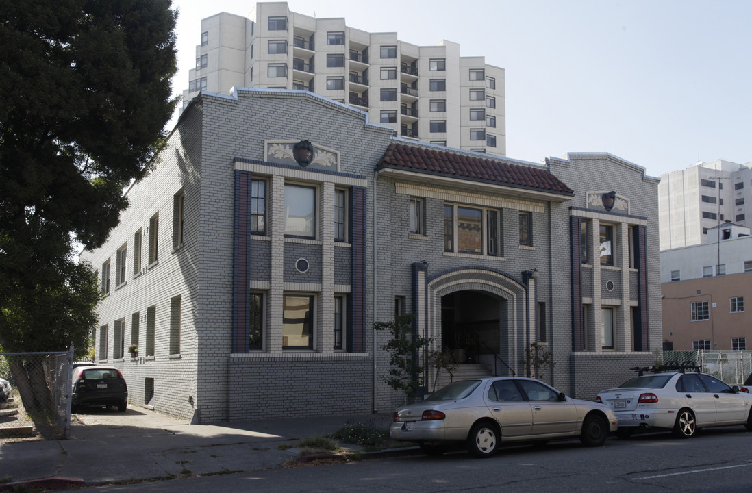 1520 Madison Ave in Oakland, CA - Building Photo