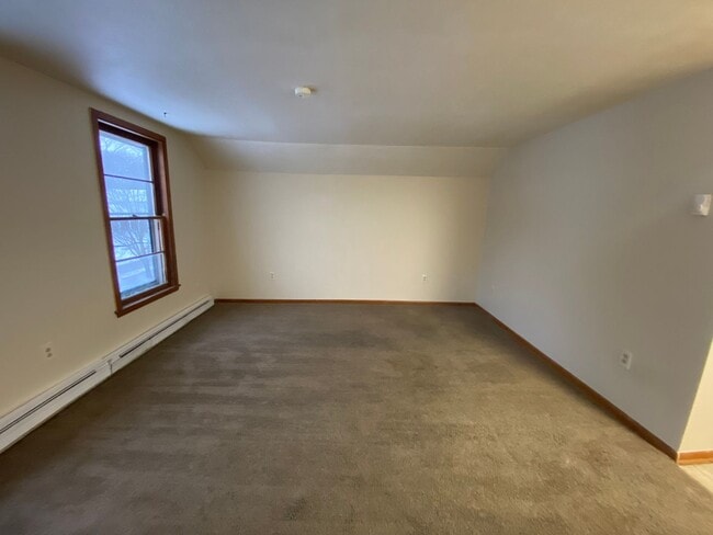 826 W Highland Ave in Ravenna, OH - Building Photo - Building Photo