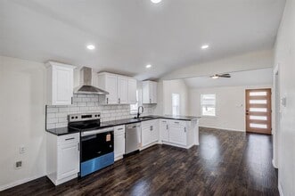 2054 Leath St in Dallas, TX - Building Photo - Building Photo