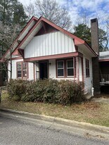 1403 Goehler Rd SE in Cullman, AL - Building Photo