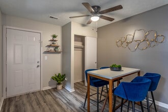 The Trails at Arbor Court in Columbus, OH - Building Photo - Interior Photo
