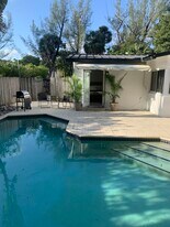 2000 NE 2nd Ave, Unit 1 Block Wilton Drive Pool in Wilton Manors, FL - Building Photo