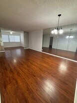 4820 Lucerne Lakes Blvd W in Greenacres, FL - Building Photo