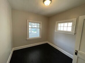 4153 E 136th St in Cleveland, OH - Building Photo - Building Photo