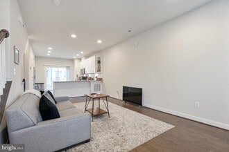 9780 Fields Rd in Gaithersburg, MD - Building Photo - Building Photo