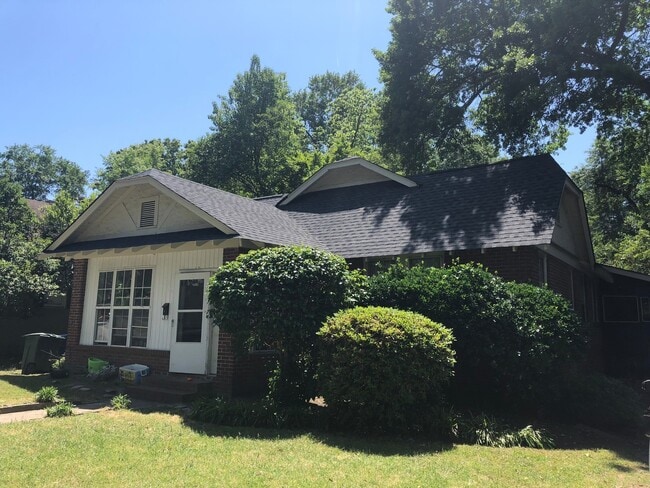 property at 207-209 S Pickens St