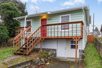 9227 Evanston Ave N in Seattle, WA - Building Photo - Building Photo