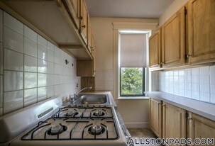 1156 Commonwealth Ave in Boston, MA - Building Photo
