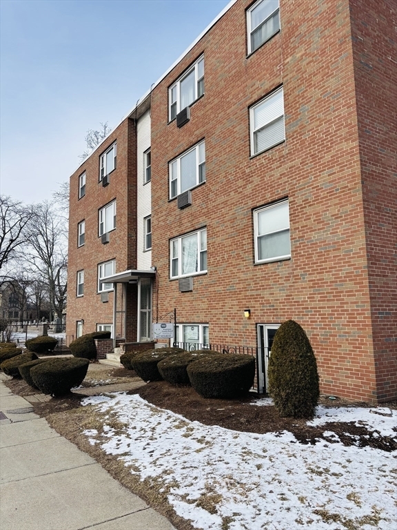 190 Mount Auburn St in Watertown, MA - Building Photo - Building Photo