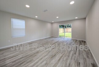 8205 Galveston Ave in Jacksonville, FL - Building Photo - Building Photo