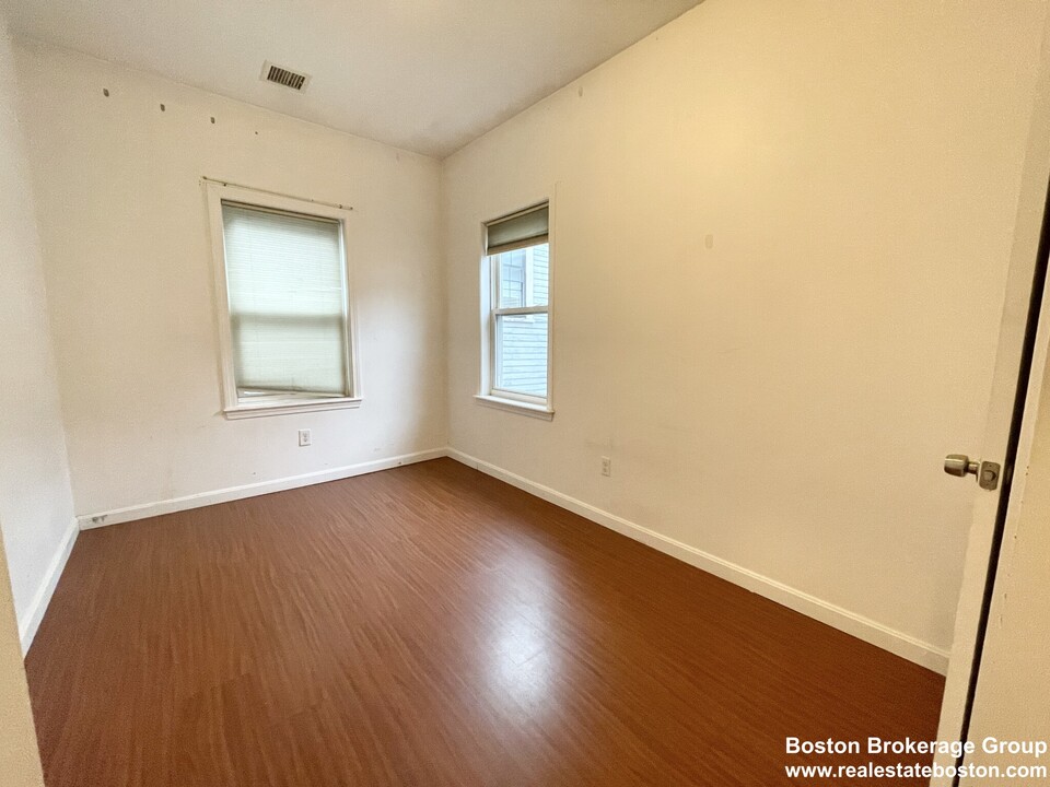 93A Hillside St, Unit 2 in Boston, MA - Foto de edificio