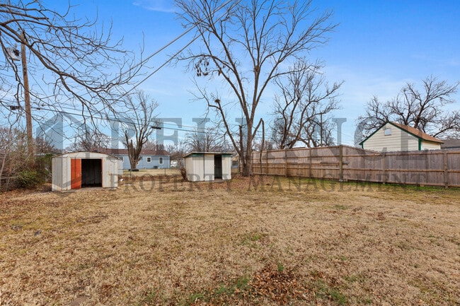 2908 S Glenn Ave in Wichita, KS - Building Photo - Building Photo