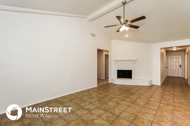 2654 Hartford Ln, Unit 107 in Lancaster, TX - Building Photo - Building Photo