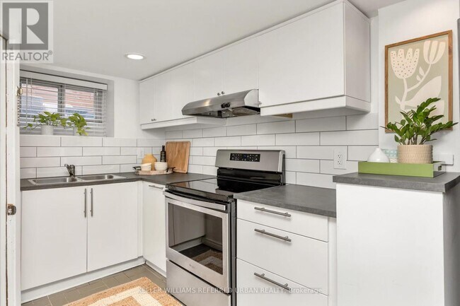 200 Galley Ave in Toronto, ON - Building Photo - Building Photo