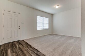 10301 Castle Lyons Ln in Crowley, TX - Building Photo - Building Photo