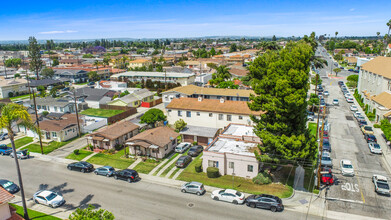 8219 5th St in Downey, CA - Building Photo - Building Photo