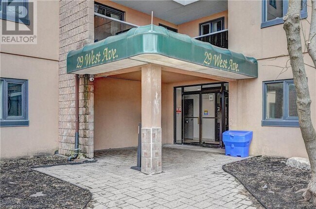 29 West Ave in Kitchener, ON - Building Photo - Building Photo
