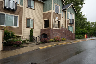 Marymoor Ridge Condominium in Redmond, WA - Foto de edificio - Building Photo