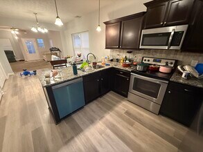 414 Rick Mccormick Dr in La Vergne, TN - Building Photo - Building Photo