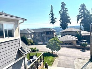 11861 89th Pl NE in Kirkland, WA - Building Photo - Building Photo