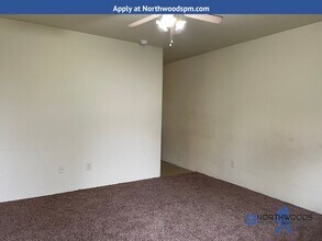 114 E 11th St in Medford, OR - Building Photo - Building Photo