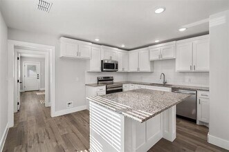 226 W Bond St in Denison, TX - Building Photo - Building Photo