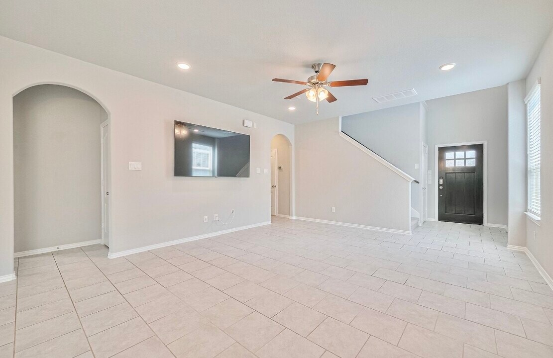 31630 Heguy Pass in Fulshear, TX - Building Photo