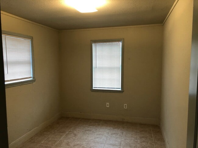 property at 3345 Linn St