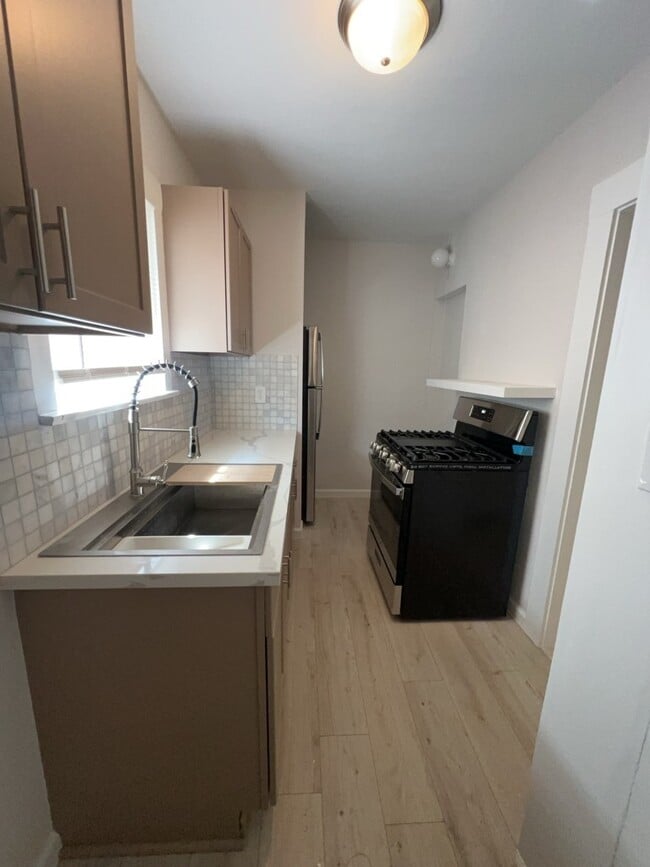 property at 1006 Studewood St