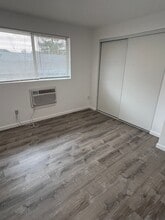 851 NE A St in Grants Pass, OR - Building Photo - Building Photo