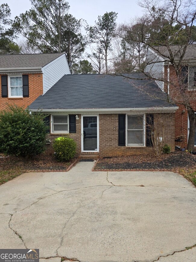 370 Williamsburg Way in Fayetteville, GA - Building Photo - Building Photo