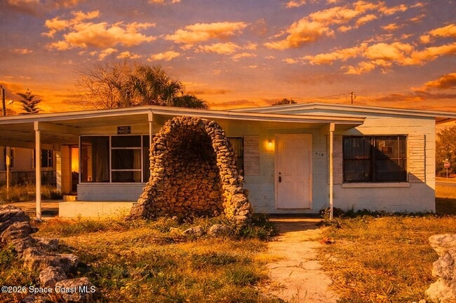 property at 419 N Fiske Blvd