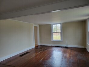 106 Emerson Ave, Unit 106A in Hampstead, NH - Building Photo - Building Photo