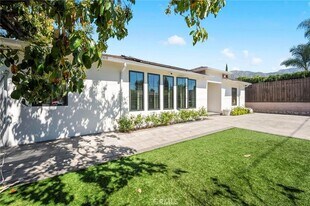 7911 Hillrose St in Los Angeles, CA - Building Photo