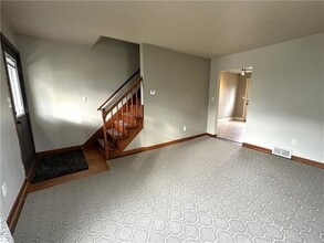 1 S 6th St in Youngwood, PA - Building Photo - Building Photo