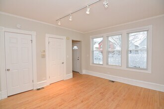2528 W Charleston St in Chicago, IL - Foto de edificio - Building Photo