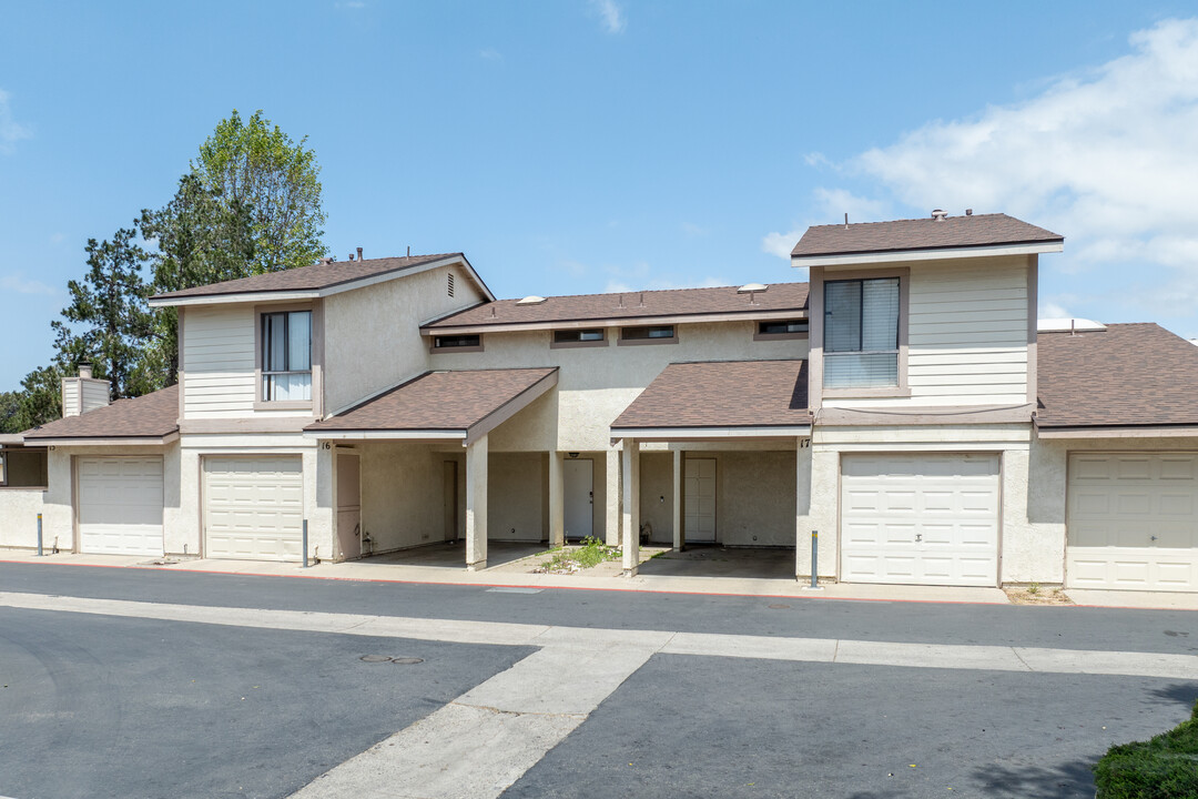 Monterrey Villas in Santa Maria, CA - Building Photo