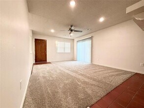 2613 W Oak St in Rogers, AR - Building Photo - Building Photo