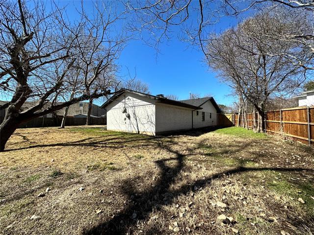 1412 Weathered St in Irving, TX - Foto de edificio - Building Photo