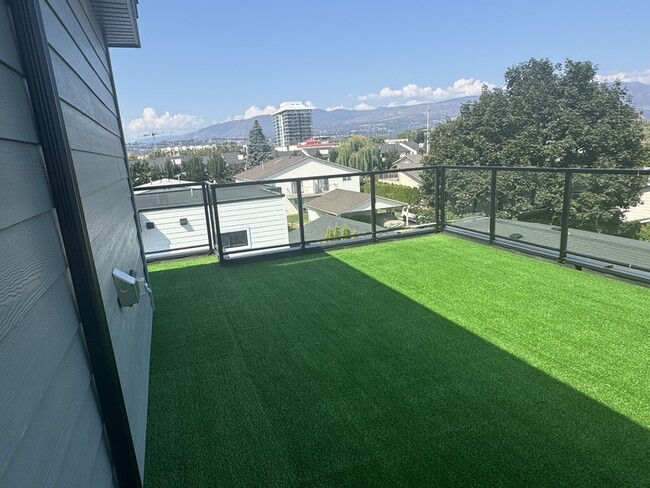 2968 Conlin Ct in Kelowna, BC - Building Photo - Building Photo
